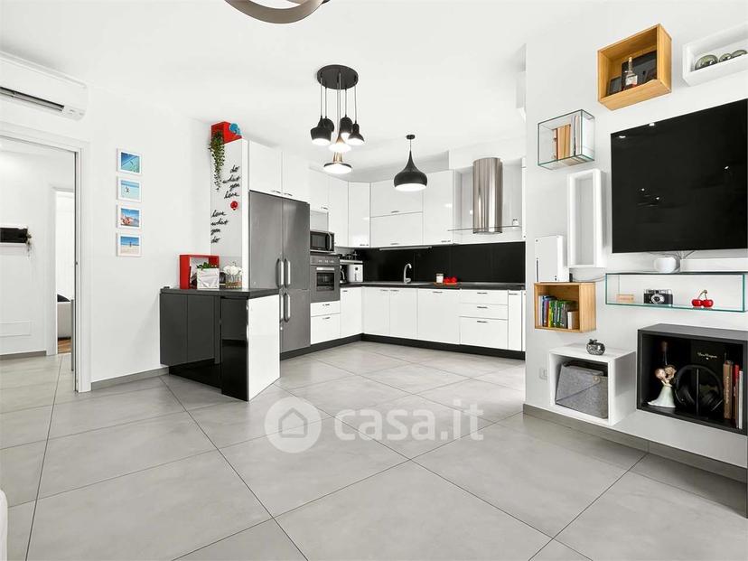 Trilocale in Via Giacomo Manzú 2 — foto 15 di 32