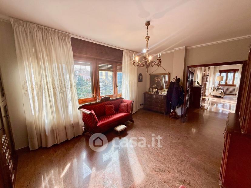 Villa in Via Giuseppe Parini 5 — foto 23 di 86