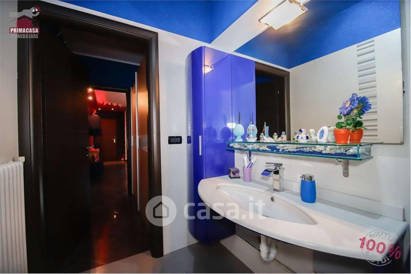 Villa in Via Bergamo 35 — foto 20 di 27