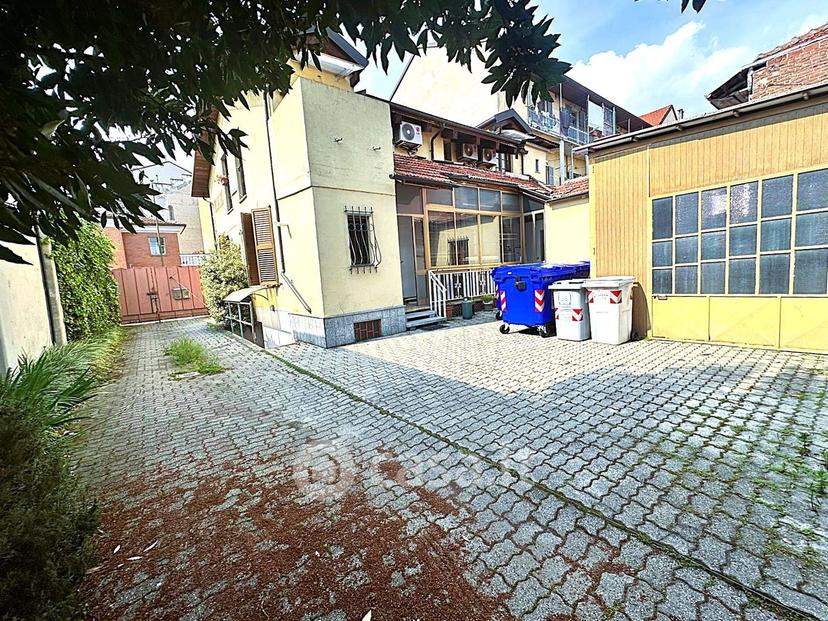 Villa in Via Torino 115 — foto 18 di 33