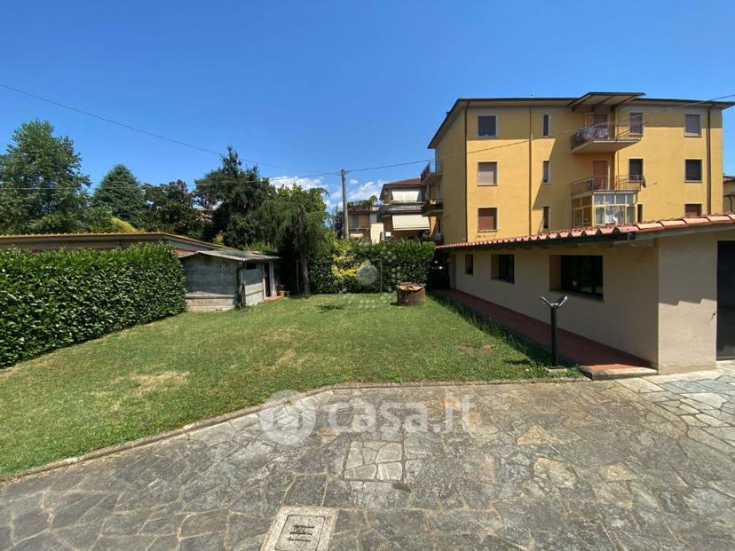 Villa in Via Arno 10 — foto 24 di 64