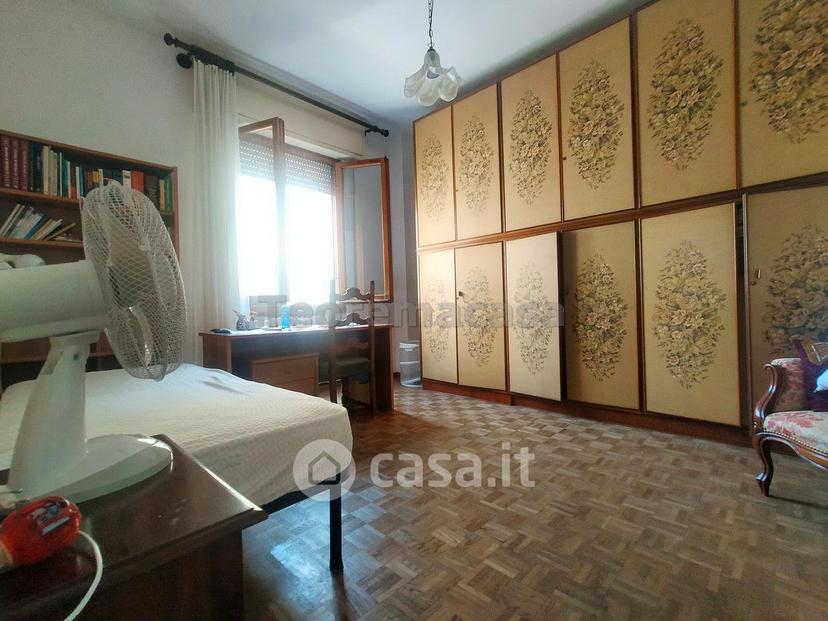 Quadrilocale in Via Castelfidardo 9 R — foto 17 di 25