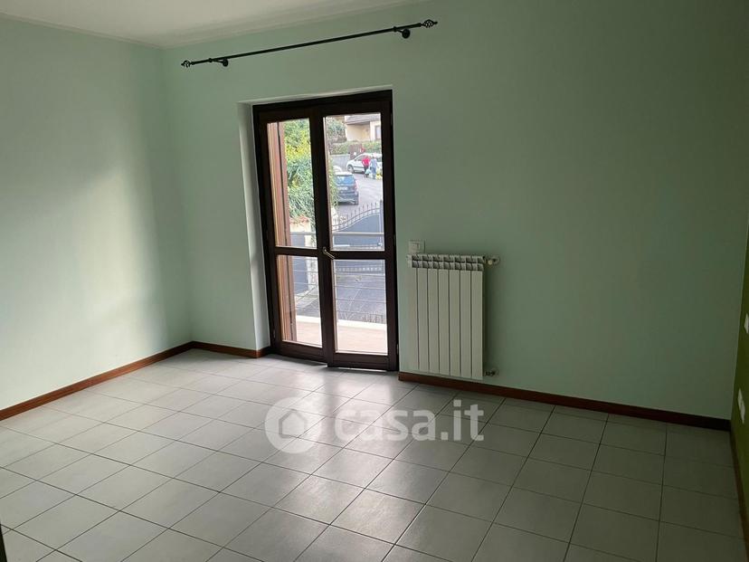 Trilocale in Via Ischia 42 — foto 8 di 25