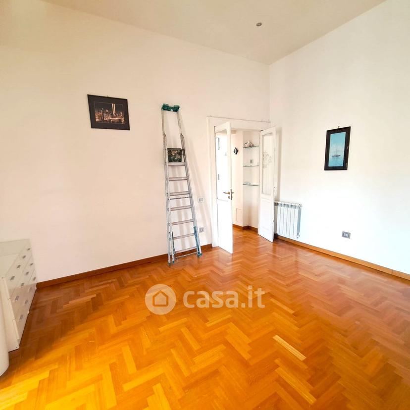 Trilocale in Via Aniello Falcone 46 — foto 15 di 19