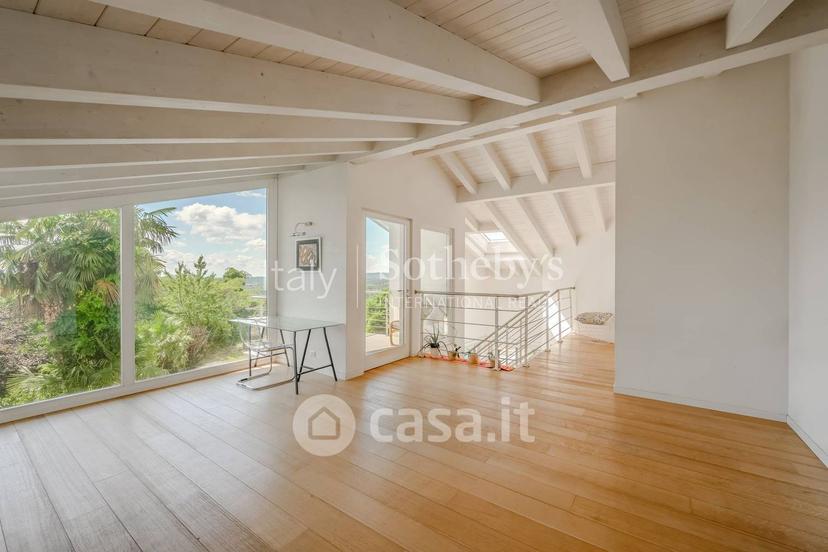 Villa in Via Capitano de Poi — foto 14 di 20