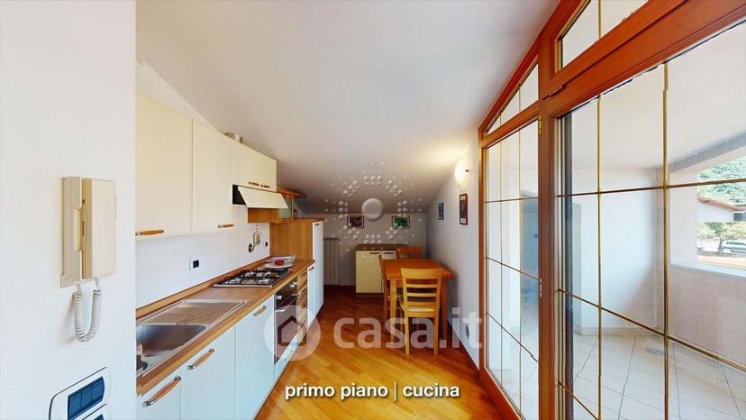 Villa in Via Arno 10 — foto 44 di 64