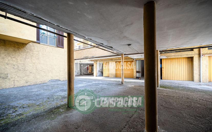 Trilocale in Via Ottaviano C. Augusto 7 — foto 14 di 25