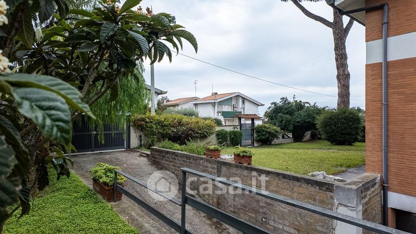Villa in Via degli Allori E Lauri — foto 48 di 64