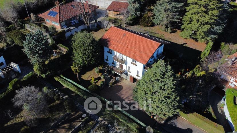 Villa in Via delle Viole 12 — foto 8 di 34