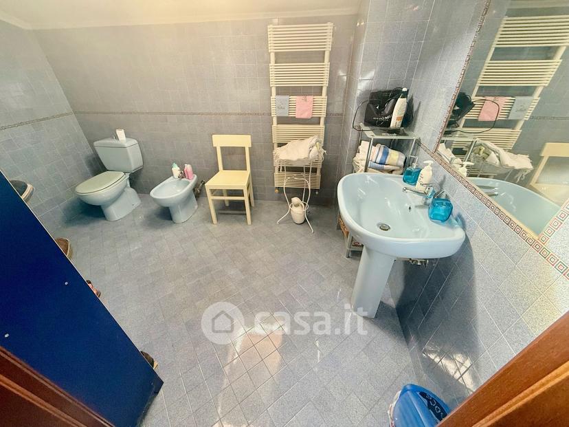 Villa in Via Giuseppe Parini 5 — foto 10 di 86