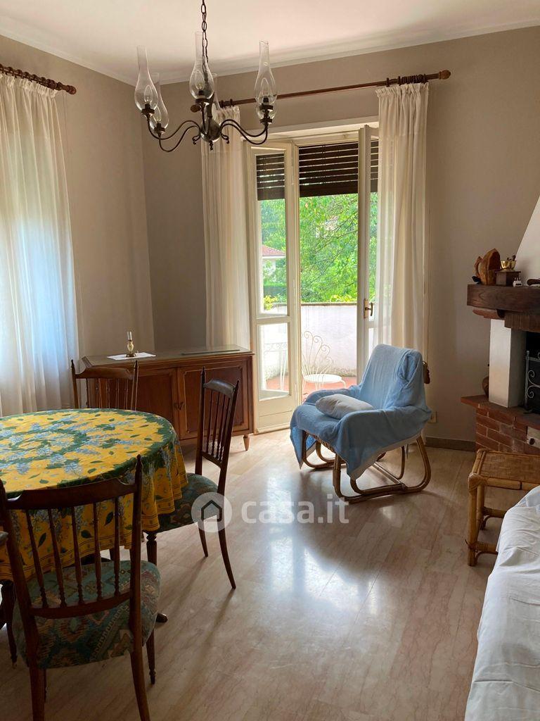 Villa in Via Combaluetto 1 — foto 17 di 22