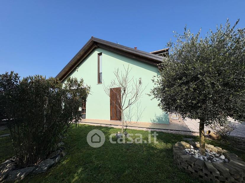 Villa in Viale Europa — foto 3 di 64
