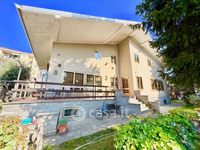 Villa in Via Giuseppe Parini 5 — foto 21 di 86