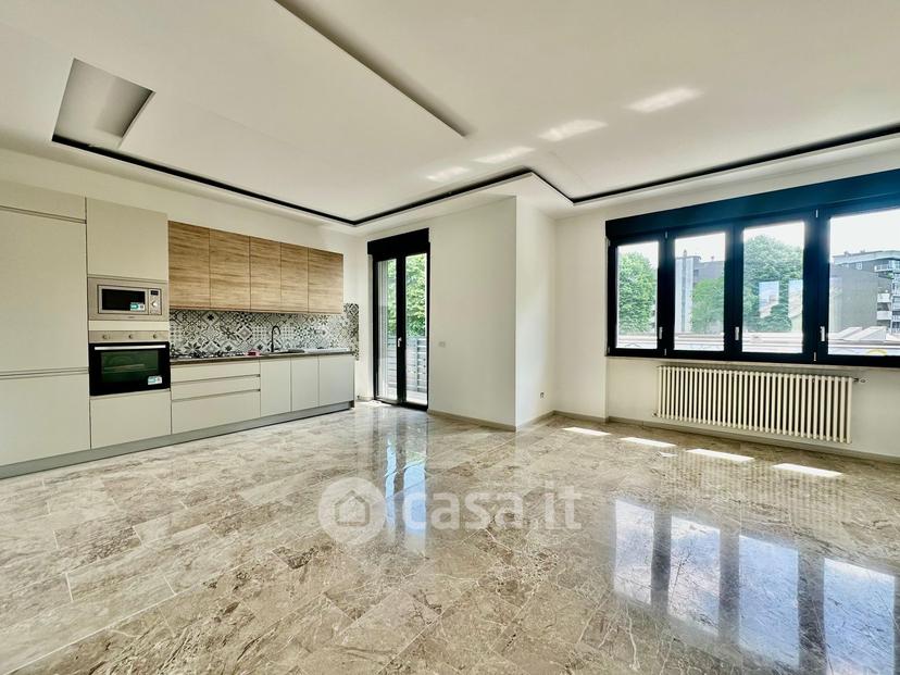 Villa in Via A. Gramsci — foto 2 di 12