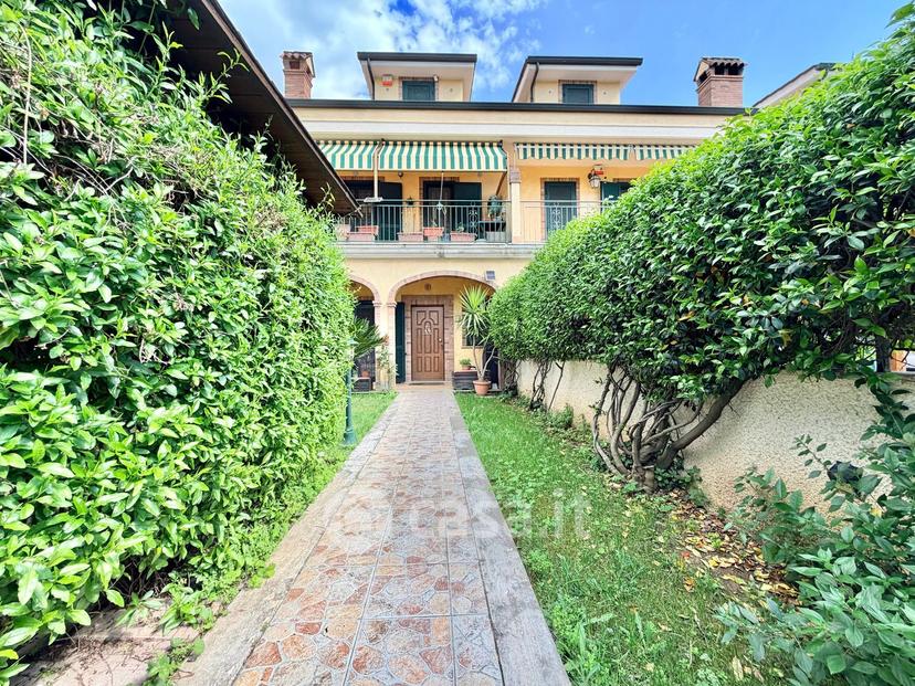 Villa in Via Lago di Como 22 — foto 43 di 82