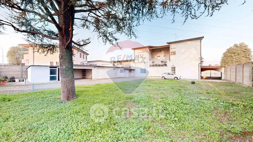 Villa in Via Muoni 15 — foto 14 di 44