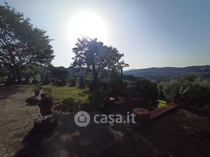 Villa in Via degli Arrighi 2 — foto 2 di 95