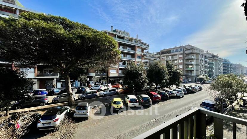 Quadrilocale in Piazza Ener Bettica 25
