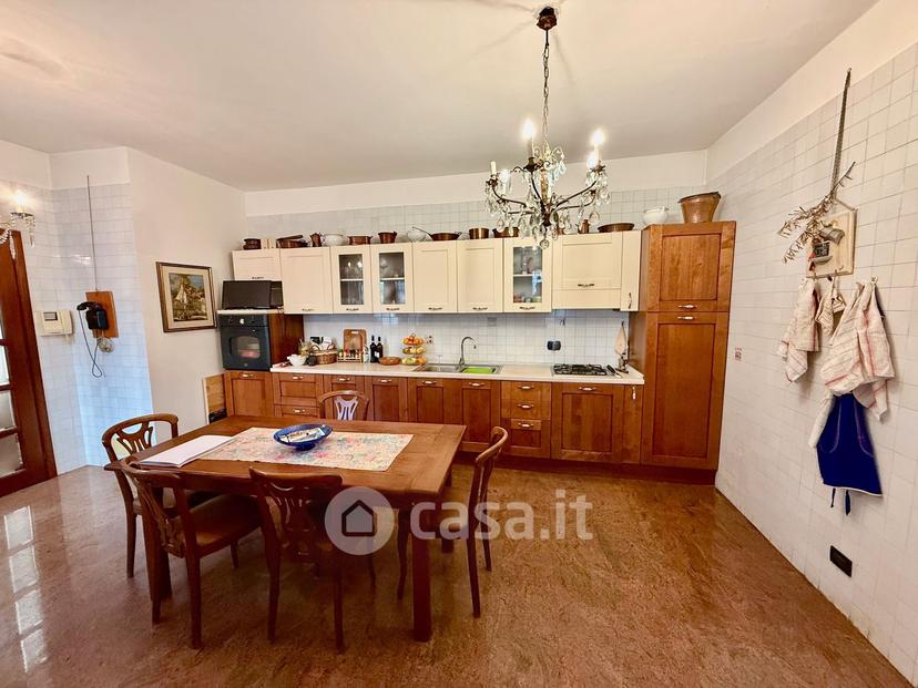 Villa in Via Giuseppe Parini 5 — foto 36 di 86