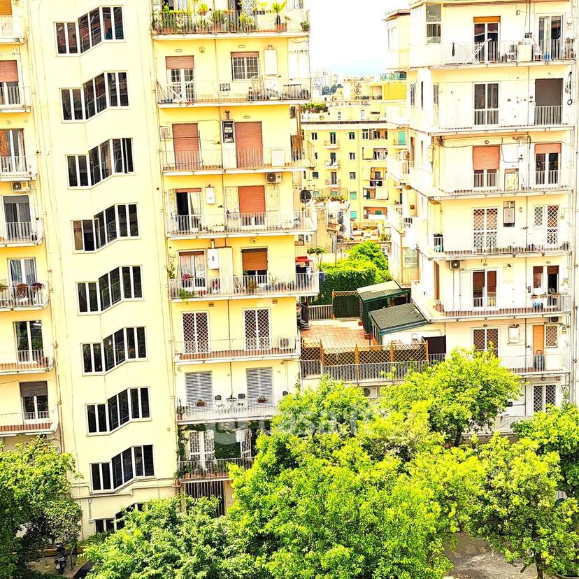 Trilocale in Via Aniello Falcone 46