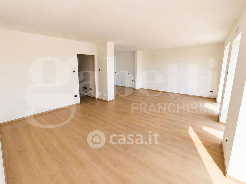 Villa in Via Cristoforo Colombo 59 — foto 19 di 39