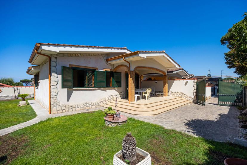 Villa in Via degli Abeti 44, Ardea — foto 4 di 5