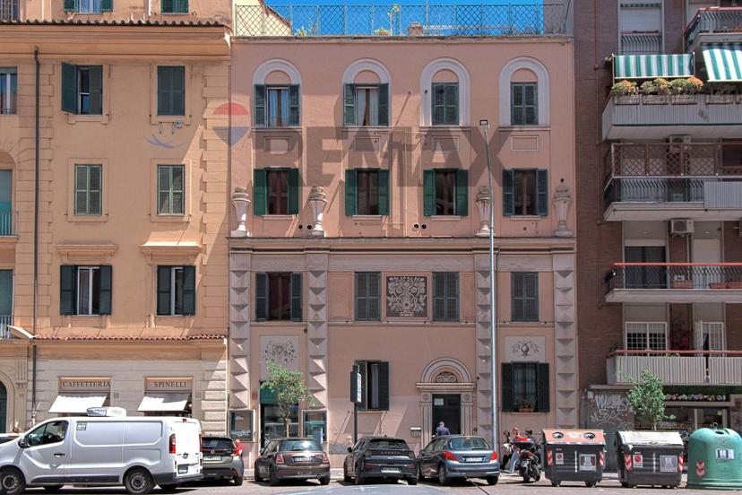 Trilocale in Via Aosta, Roma