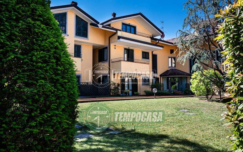 Trilocale in Via Martiri delle Foibe 2, Nerviano