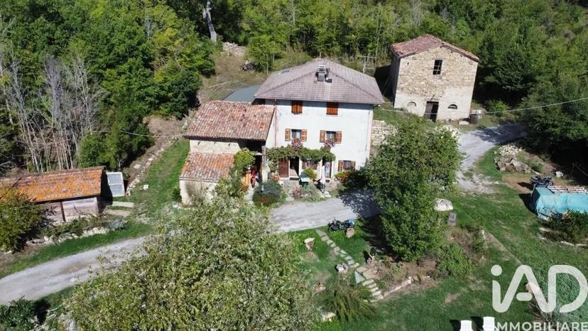 Villa in Localitã&nbsp; Burzanella, Camugnano