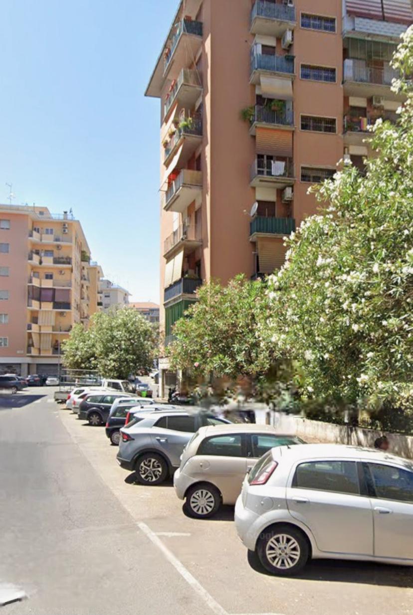 Appartamento in Via Enrico Mazzoccolo, Roma