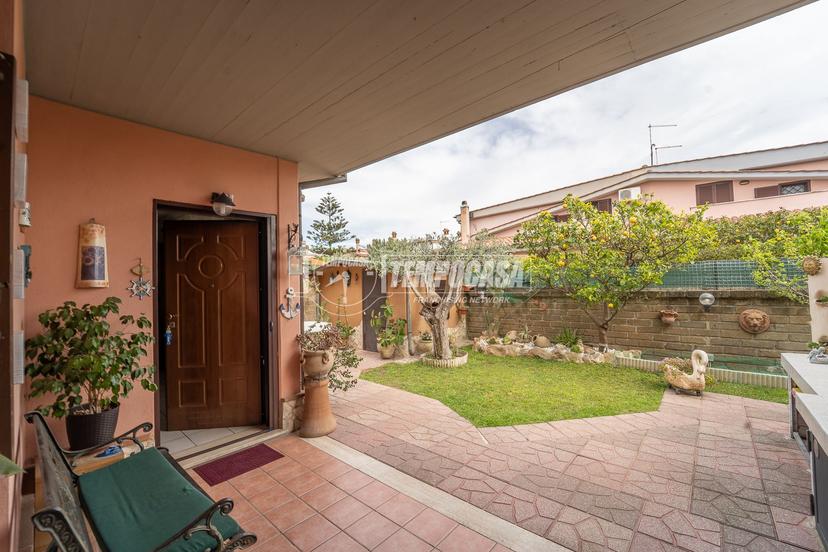 Villa a schiera in Via Lussemburgo 1/a, Ladispoli