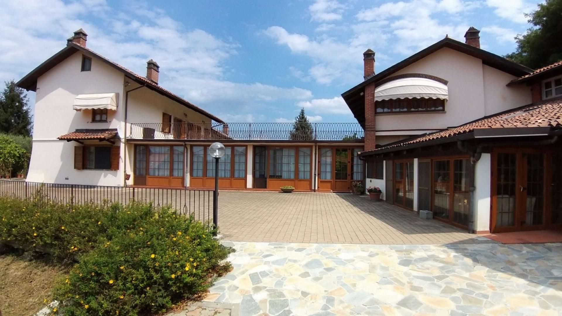 Casa indipendente in Strada della Madonnina 10, Castiglione Torinese