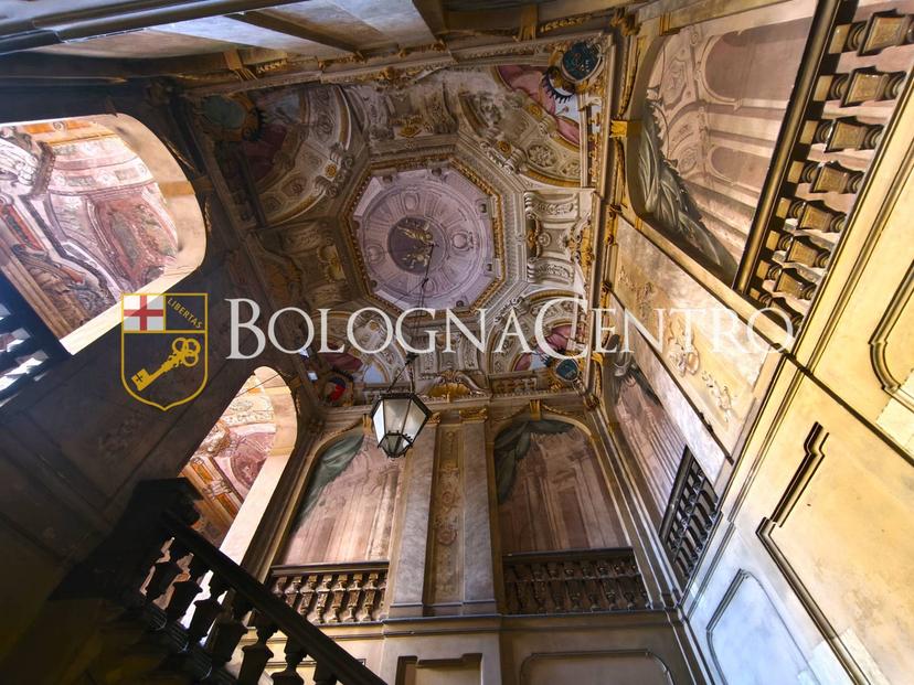Trilocale in Via delle Belle Arti, Bologna
