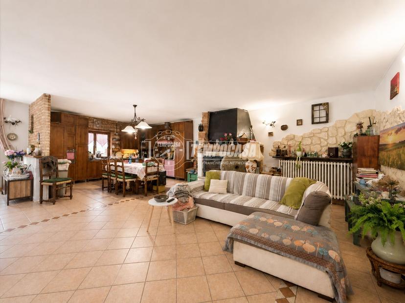 Casa indipendente in Via Cigliano, Maglione — foto 4 di 5