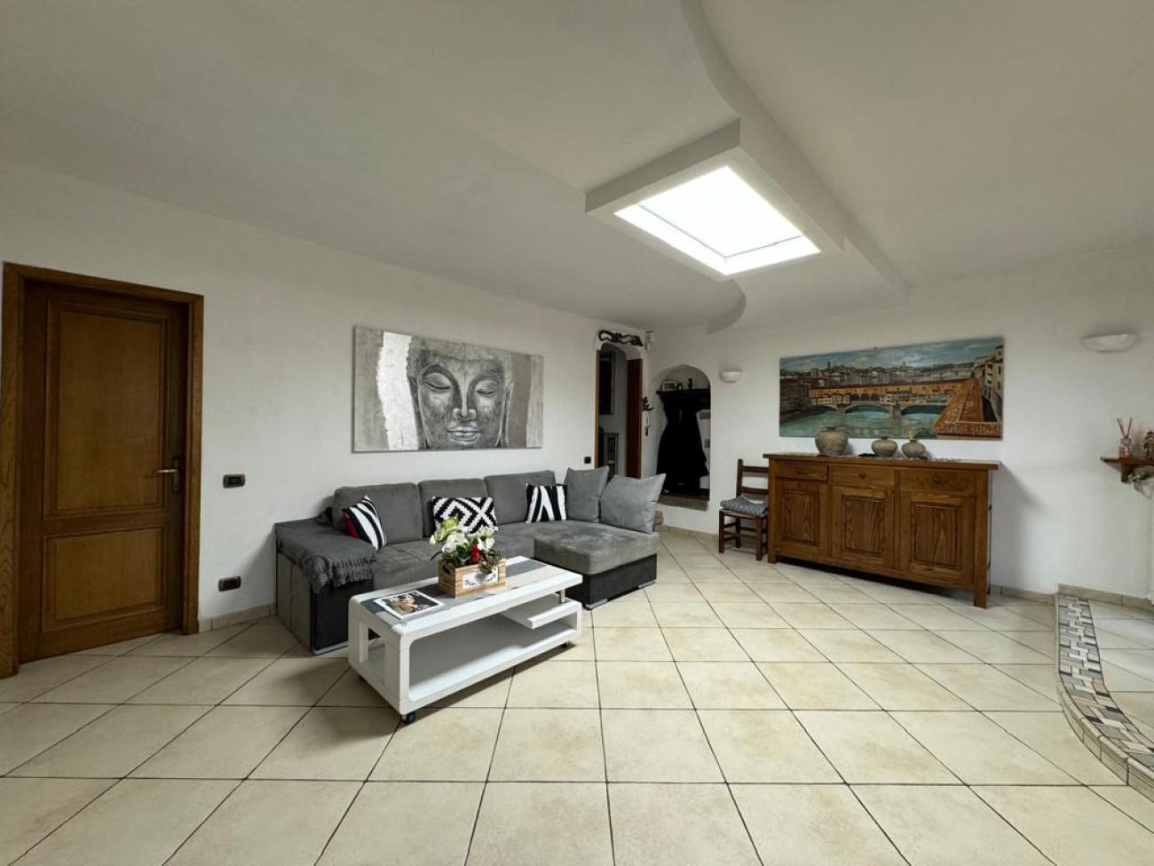 Casa indipendente in Via delle Corti  50018 Scandicci Fi, Scandicci