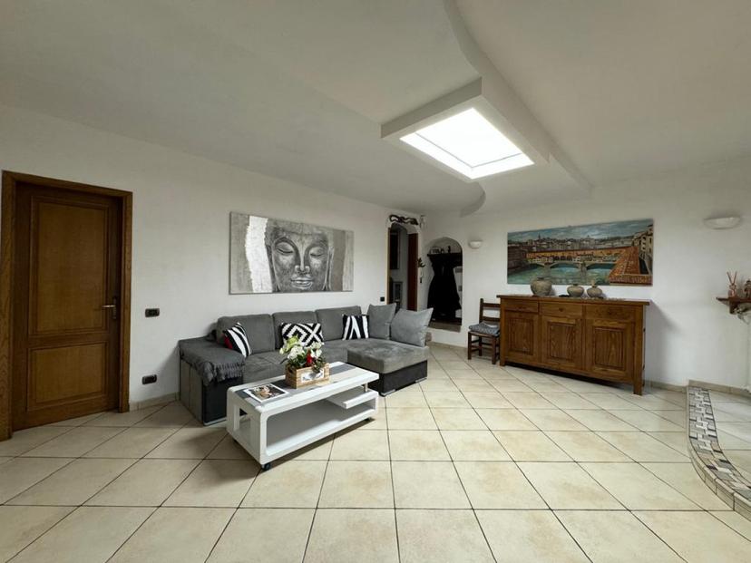 Casa indipendente in Via delle Corti  50018 Scandicci Fi, Scandicci