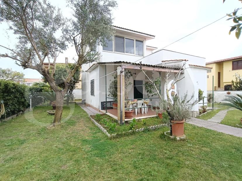 Villa in Via Ferrari 12, Anzio