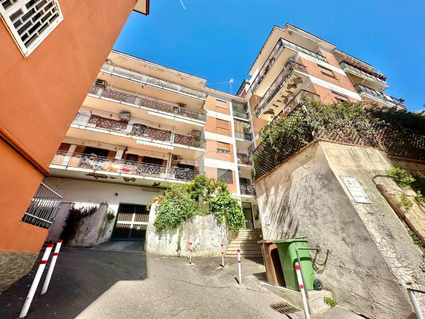 Trilocale in Via Solfatara 00, Pozzuoli