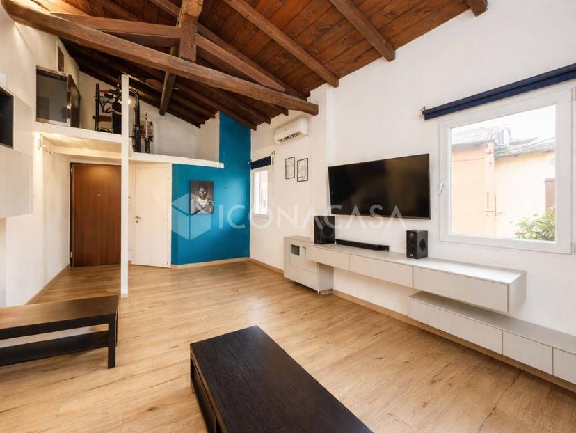 Trilocale in Via delle Borre 24 Pal.2, Bologna