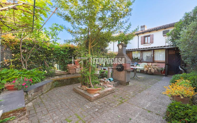 Villa a schiera in Via Montanara 313, Imola