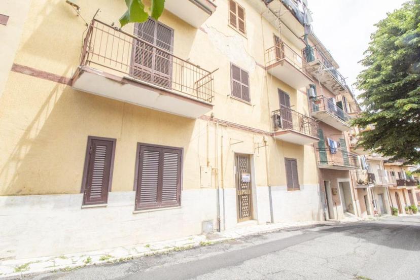 Quadrilocale in Via Crocetta 9, San Polo dei Cavalieri