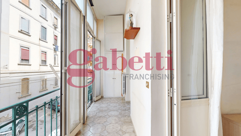 Trilocale in Via Zara, Napoli