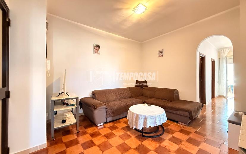 Quadrilocale in Via Lezzeno 31, Roma