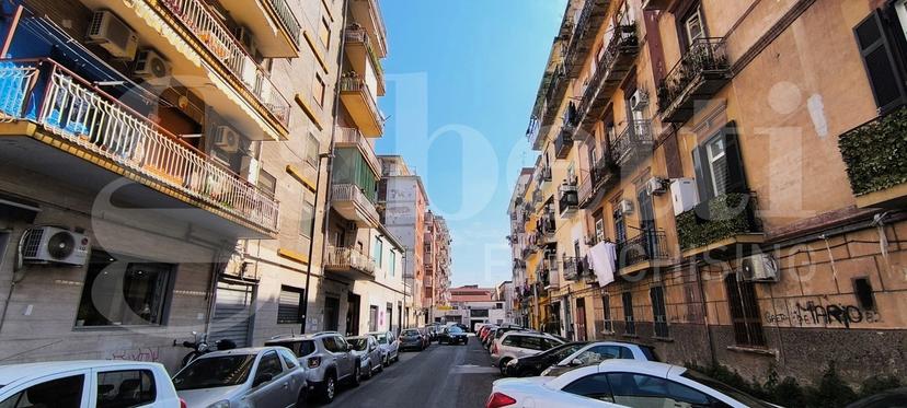Bilocale in Via Generale Raffaele Carrascosa, Napoli