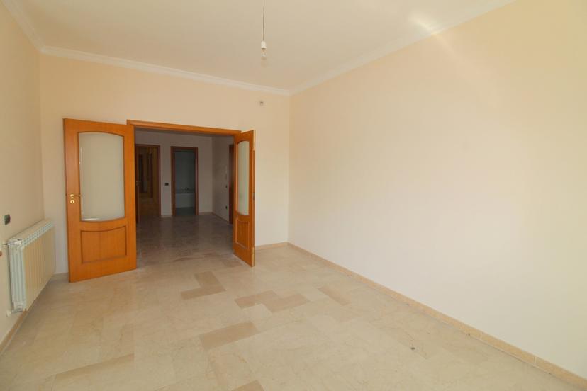 Trilocale in Via Ponti Rossi, Napoli