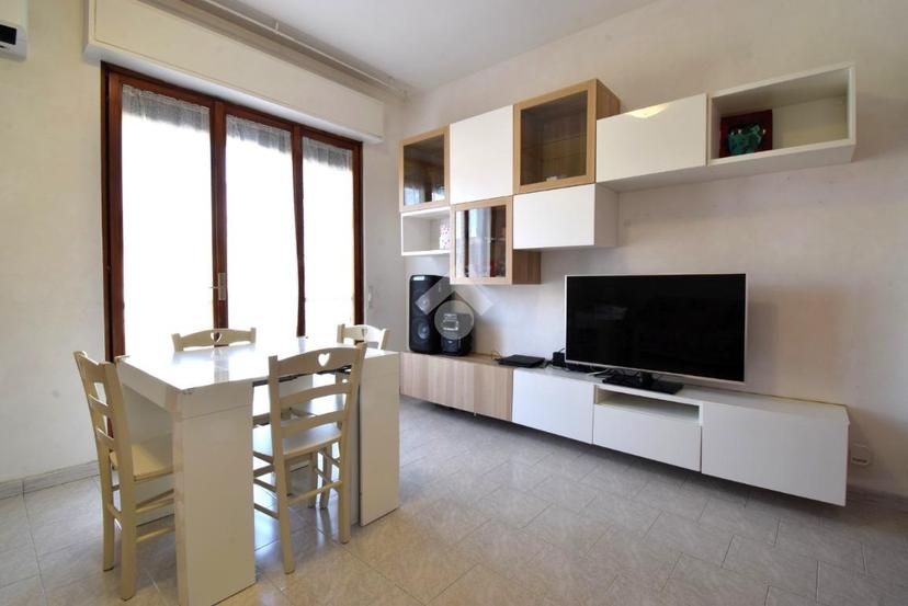 Trilocale in Via Giuseppe Parini 8, Rozzano
