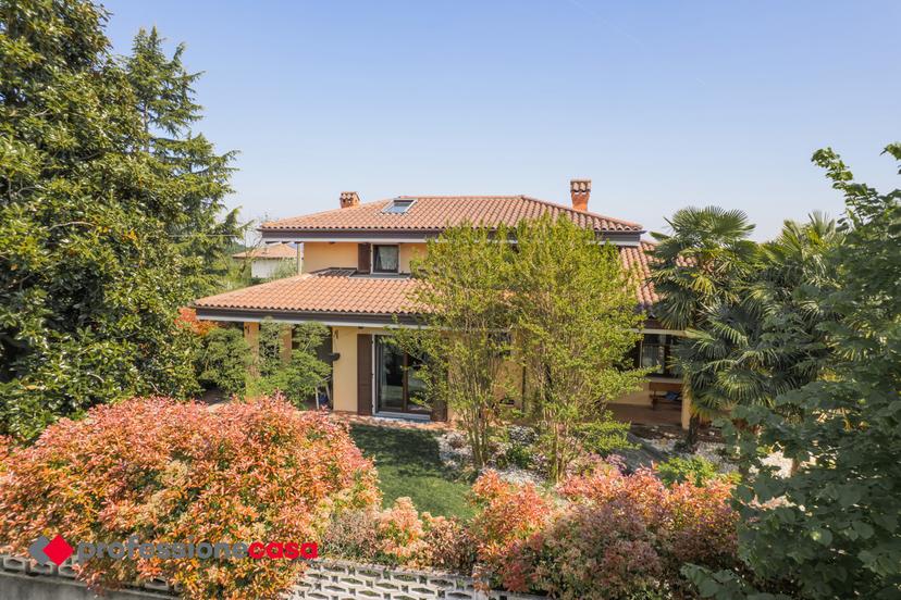 Villa bifamiliare in Via Castello  14/a, Frossasco