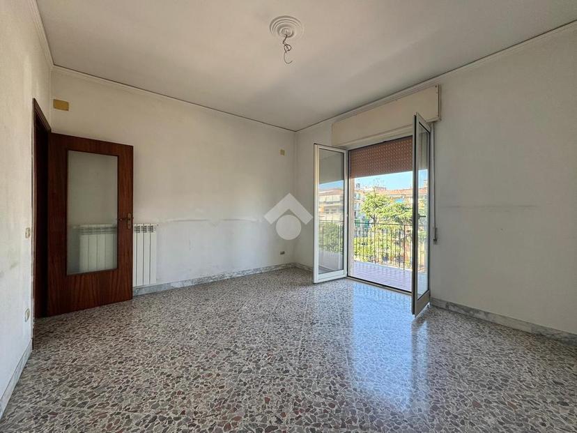 Trilocale in Viale Stazione 22, Portici