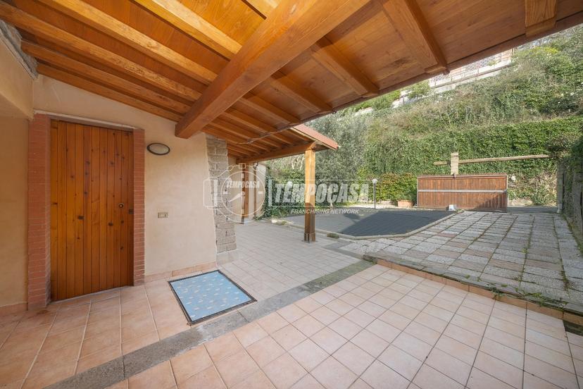 Villa in Via San Francesco d'Assisi, Campagnano di Roma