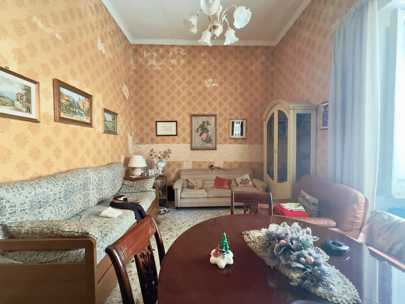 Trilocale in Via Cumana, Napoli